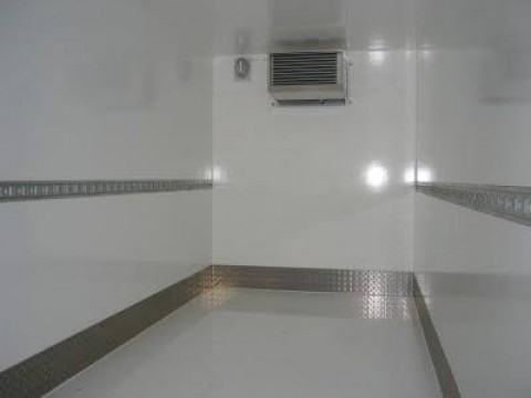 X1 - Frozen box trailer (interior view)